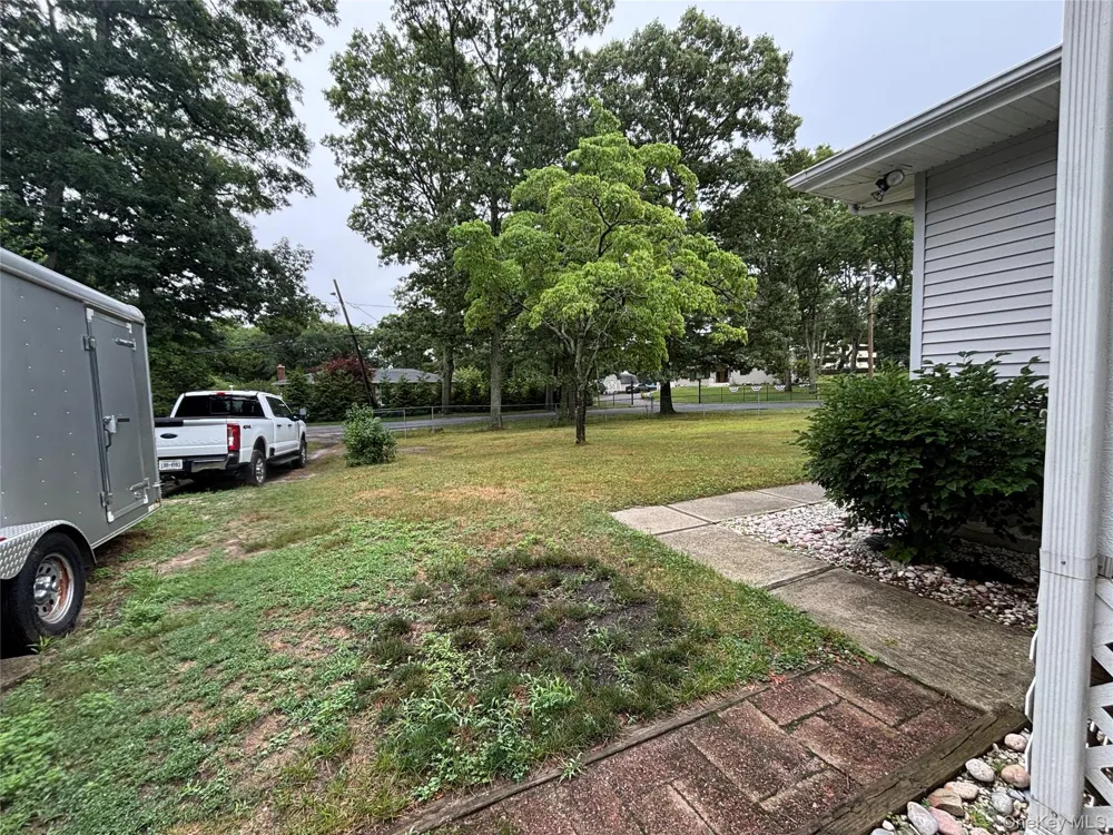 72 Fanning Boulevard Riverhead, NY 11901