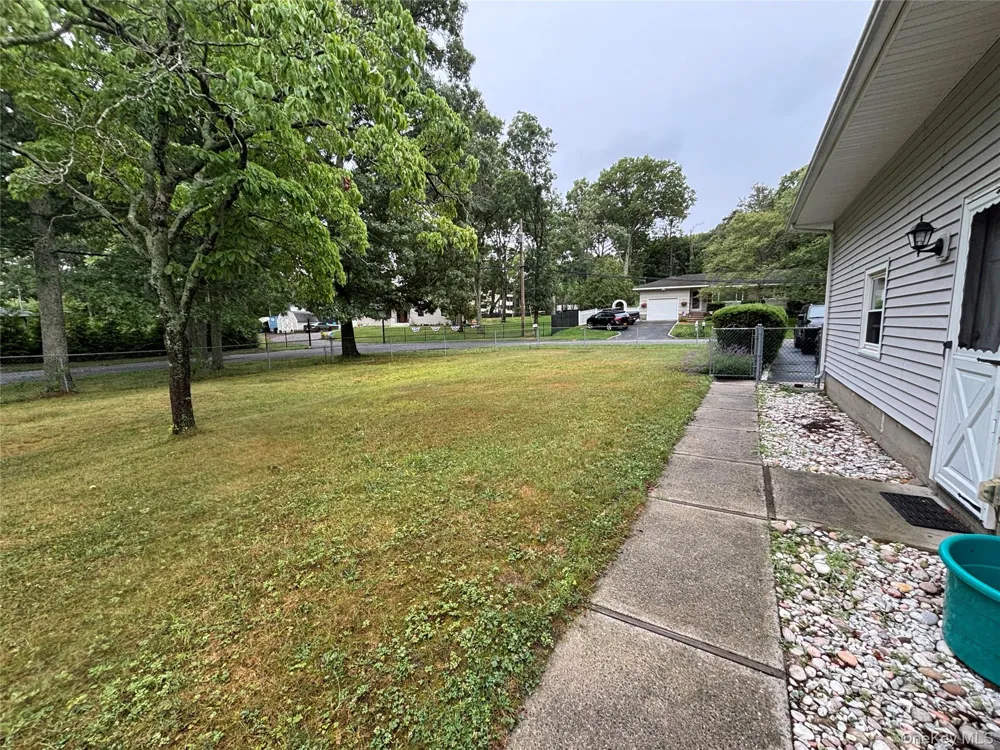 72 Fanning Boulevard Riverhead, NY 11901