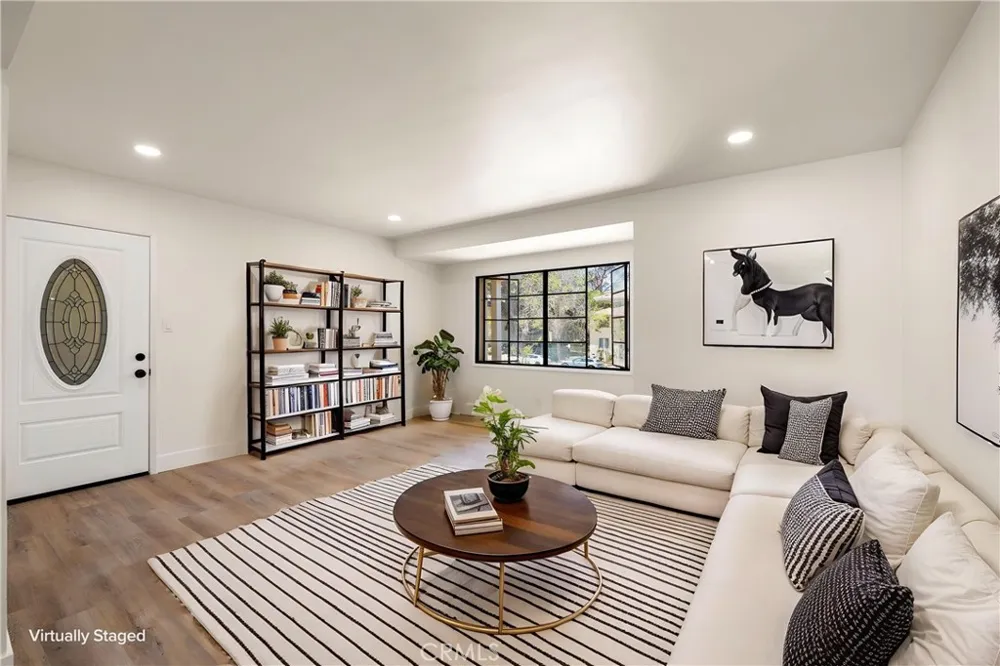 4072 Hillcrest Drive #C Los Angeles, CA 90008