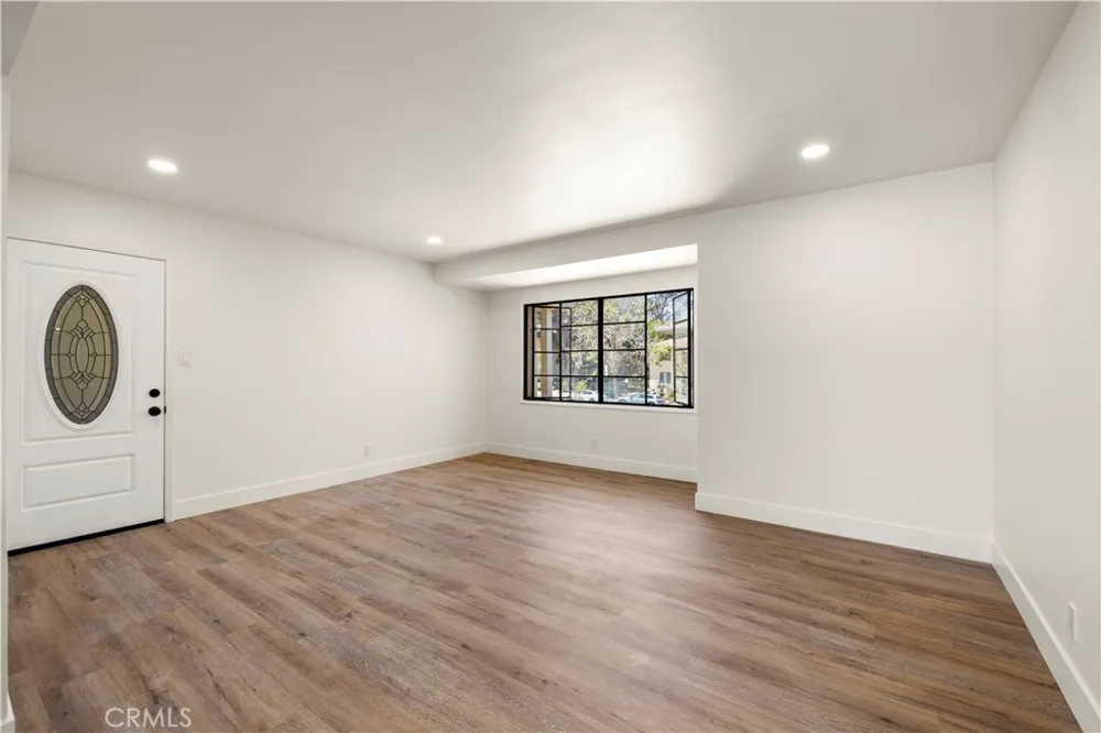 4072 Hillcrest Drive #C Los Angeles, CA 90008
