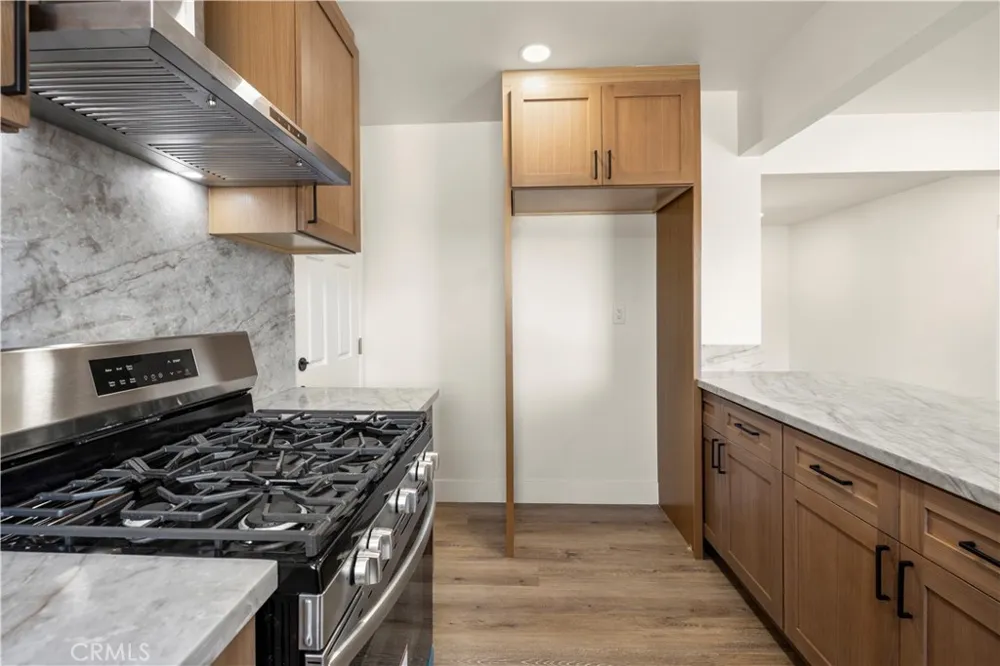 4072 Hillcrest Drive #C Los Angeles, CA 90008