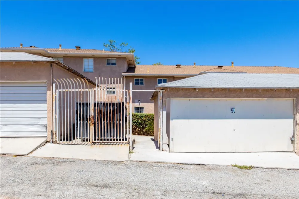 4072 Hillcrest Drive #C Los Angeles, CA 90008