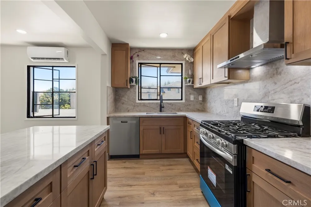 4072 Hillcrest Drive #C Los Angeles, CA 90008