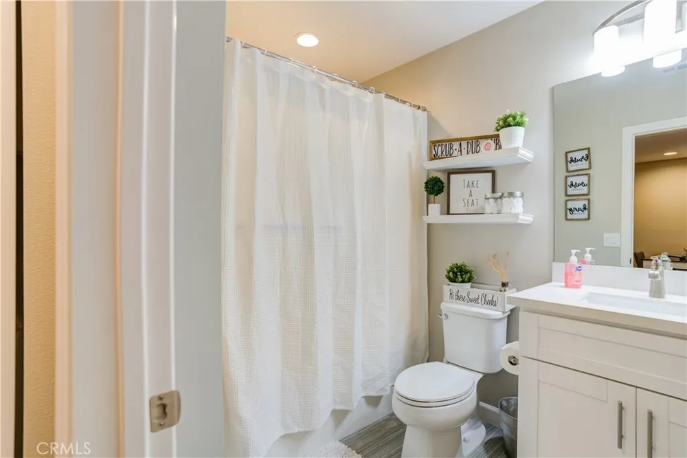 16408 Valencia #115 Fontana, CA 92335