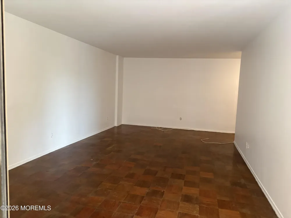 28 Riverside Avenue #1J Red Bank, NJ 07701