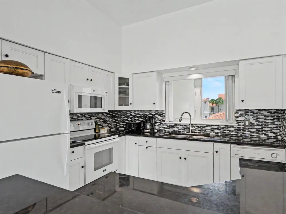 5025 Harmony Circle #202 Vero Beach, FL 32967