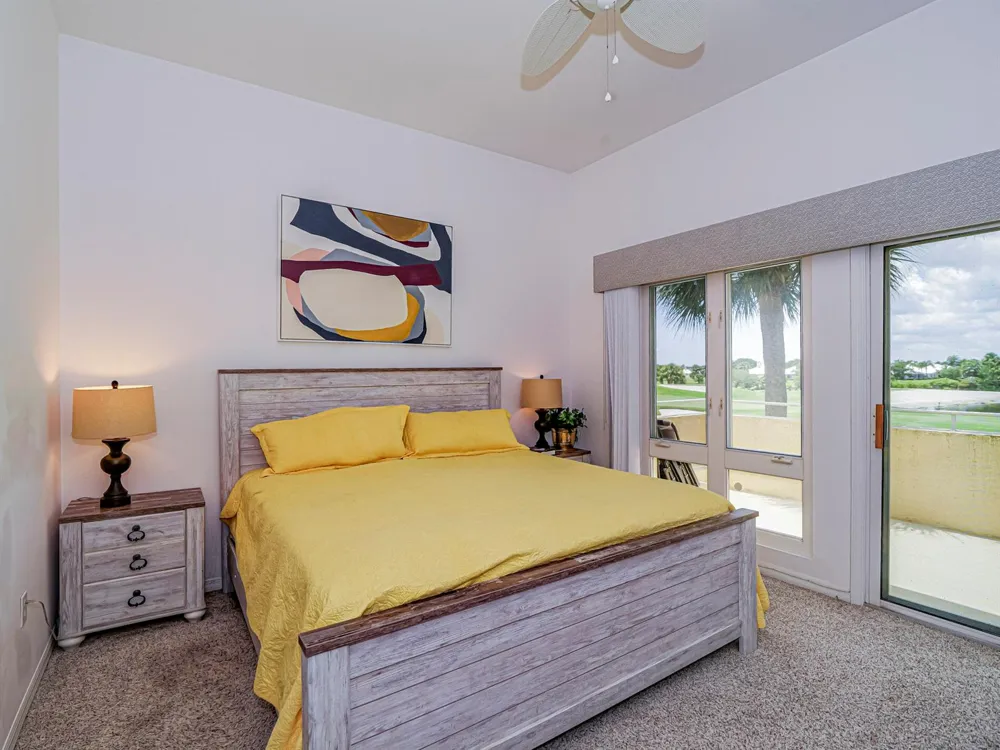 5025 Harmony Circle #202 Vero Beach, FL 32967