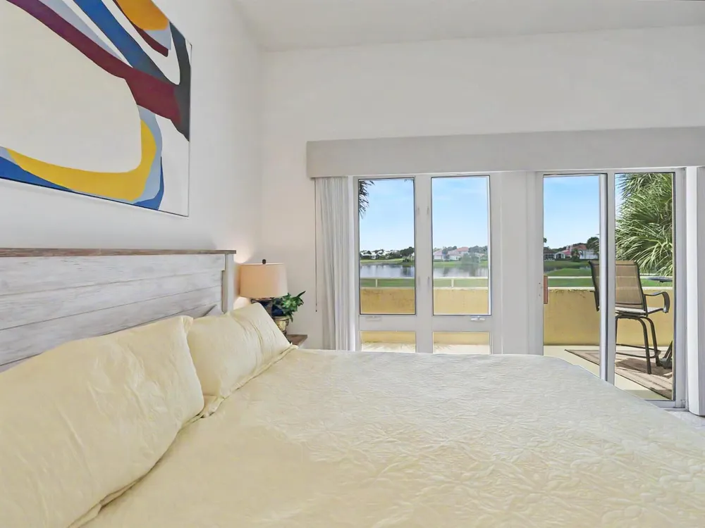 5025 Harmony Circle #202 Vero Beach, FL 32967