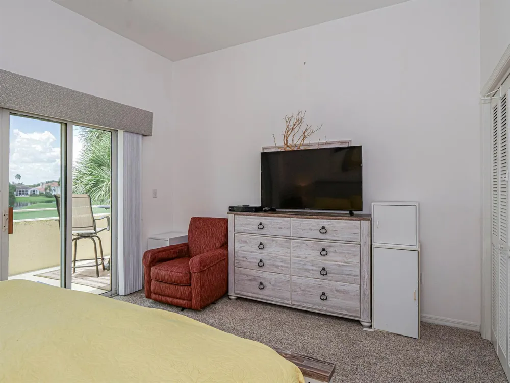 5025 Harmony Circle #202 Vero Beach, FL 32967