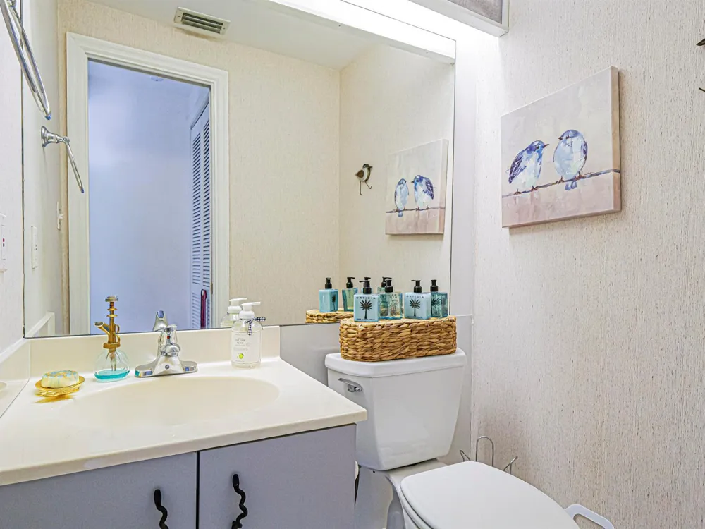 5025 Harmony Circle #202 Vero Beach, FL 32967