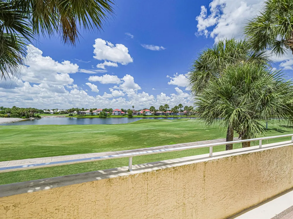 5025 Harmony Circle #202 Vero Beach, FL 32967