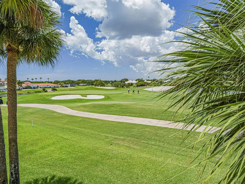 5025 Harmony Circle #202 Vero Beach, FL 32967