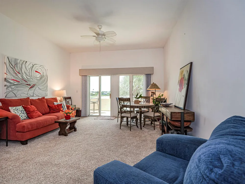 5025 Harmony Circle #202 Vero Beach, FL 32967