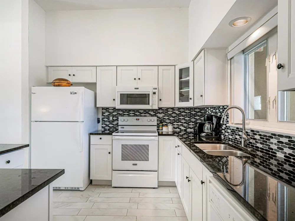 5025 Harmony Circle #202 Vero Beach, FL 32967
