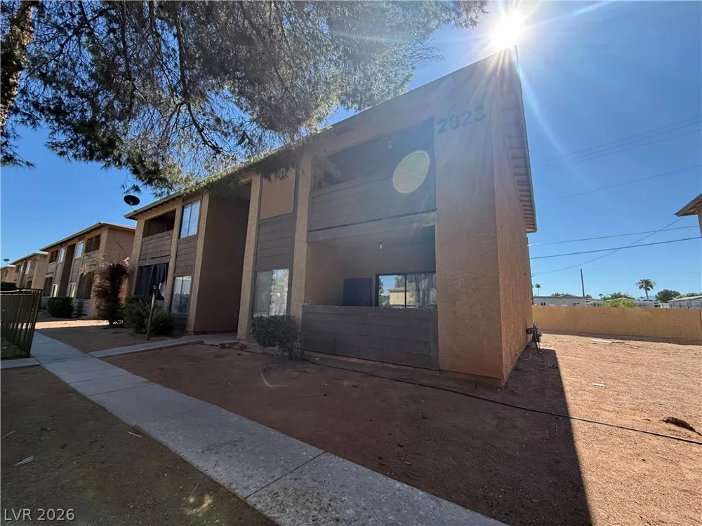 2823 Wheelwright Drive Las Vegas, NV 89121