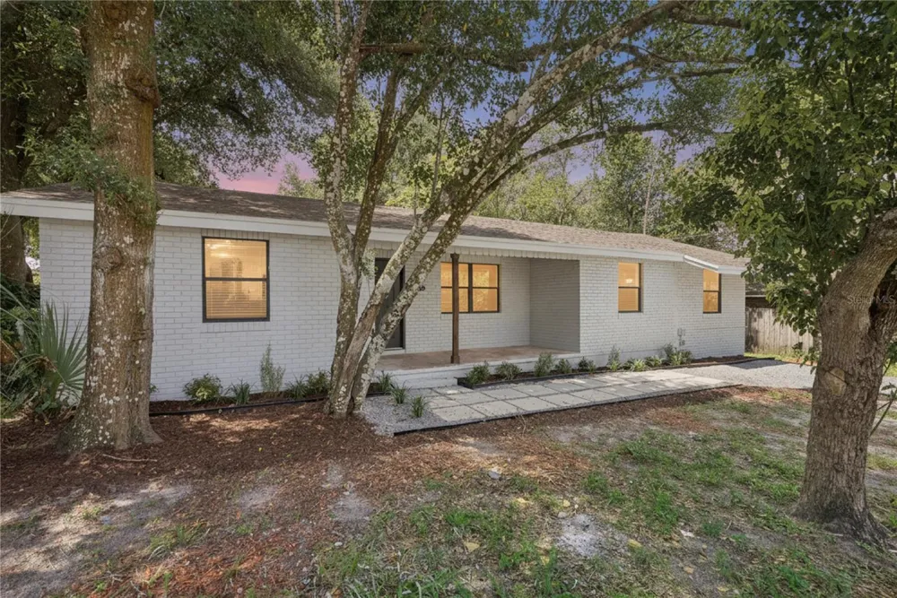 137 LUCERNE DRIVE Debary, FL 32713