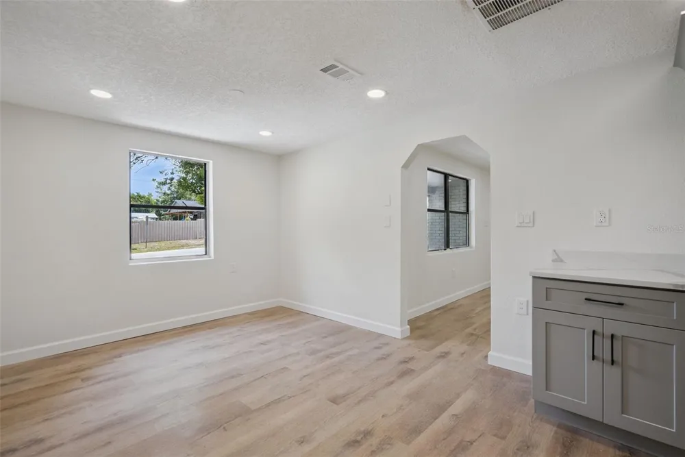 137 LUCERNE DRIVE Debary, FL 32713