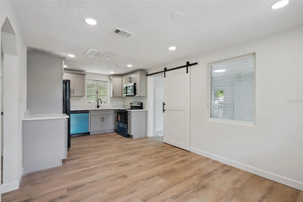 137 LUCERNE DRIVE Debary, FL 32713