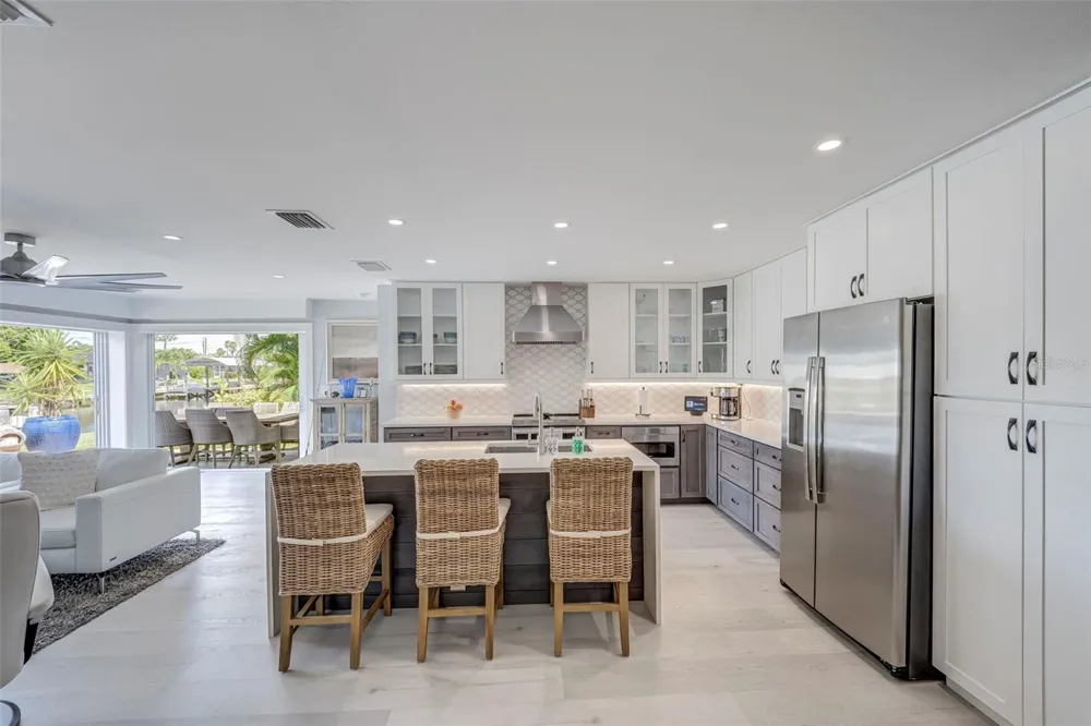5204 TOWER DRIVE Cape Coral, FL 33904