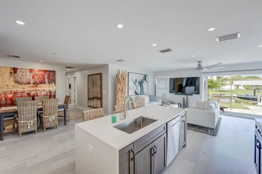 5204 TOWER DRIVE Cape Coral, FL 33904