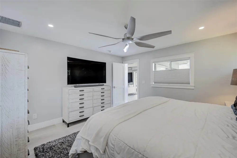 5204 TOWER DRIVE Cape Coral, FL 33904