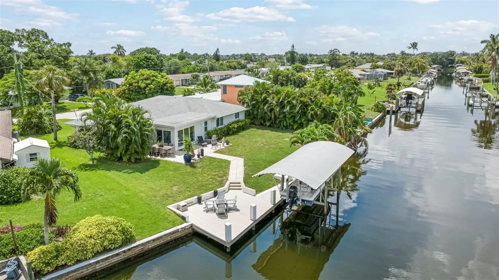5204 TOWER DRIVE Cape Coral, FL 33904
