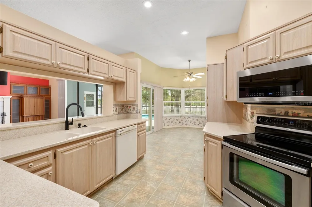 4611 RUSHMORE LOOP Beverly Hills, FL 34465