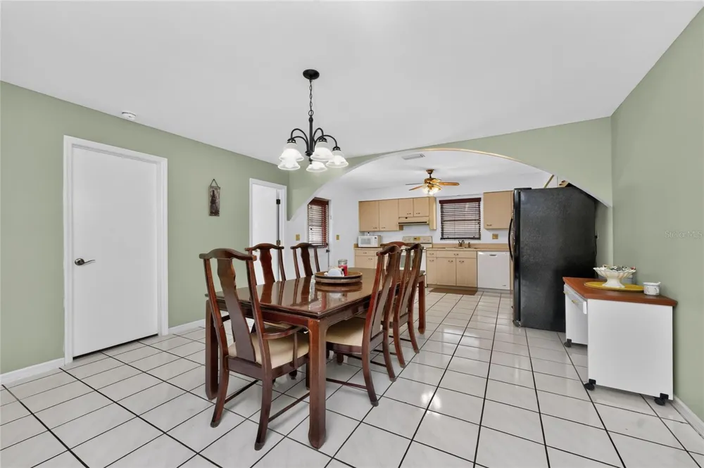 1458 STRADA D ARGENTO Venice, FL 34292