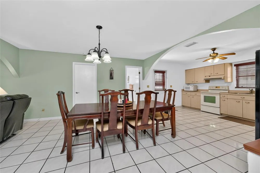 1458 STRADA D ARGENTO Venice, FL 34292