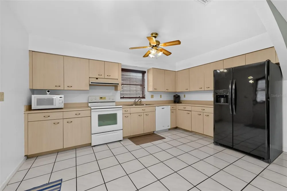 1458 STRADA D ARGENTO Venice, FL 34292