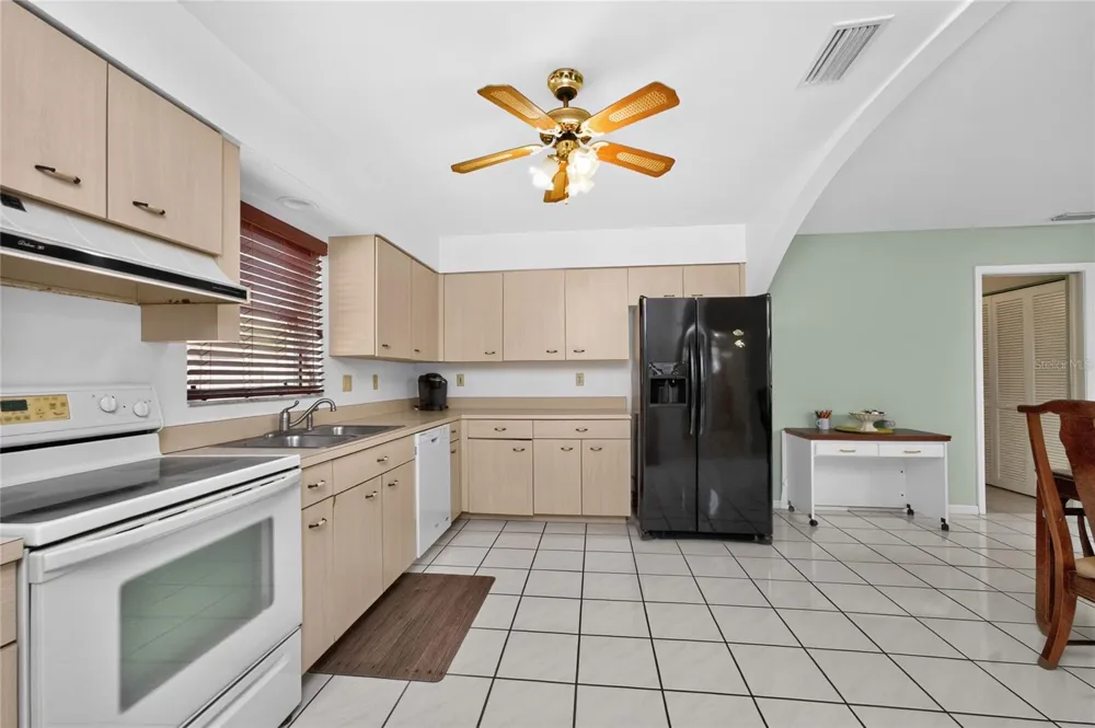 1458 STRADA D ARGENTO Venice, FL 34292