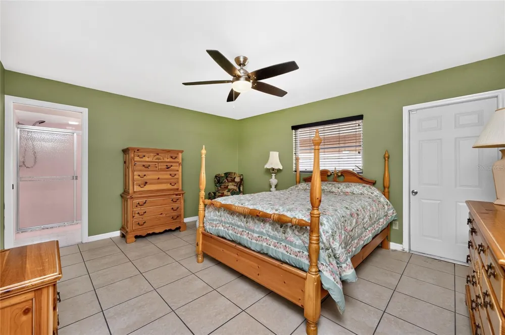 1458 STRADA D ARGENTO Venice, FL 34292