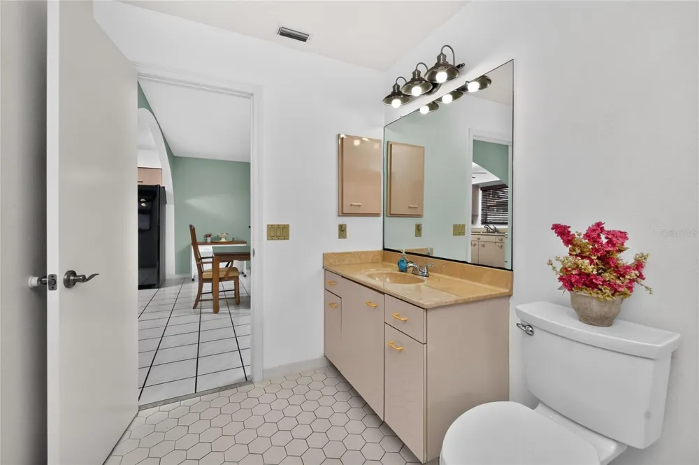 1458 STRADA D ARGENTO Venice, FL 34292