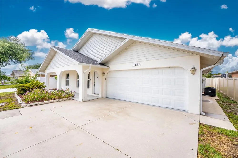 1458 STRADA D ARGENTO Venice, FL 34292
