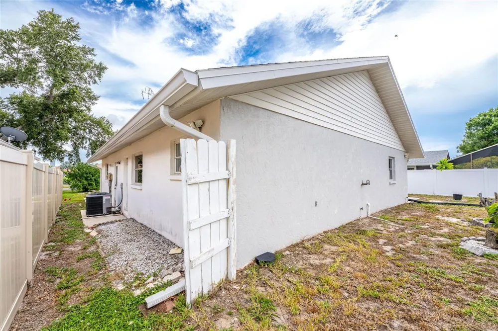 1458 STRADA D ARGENTO Venice, FL 34292