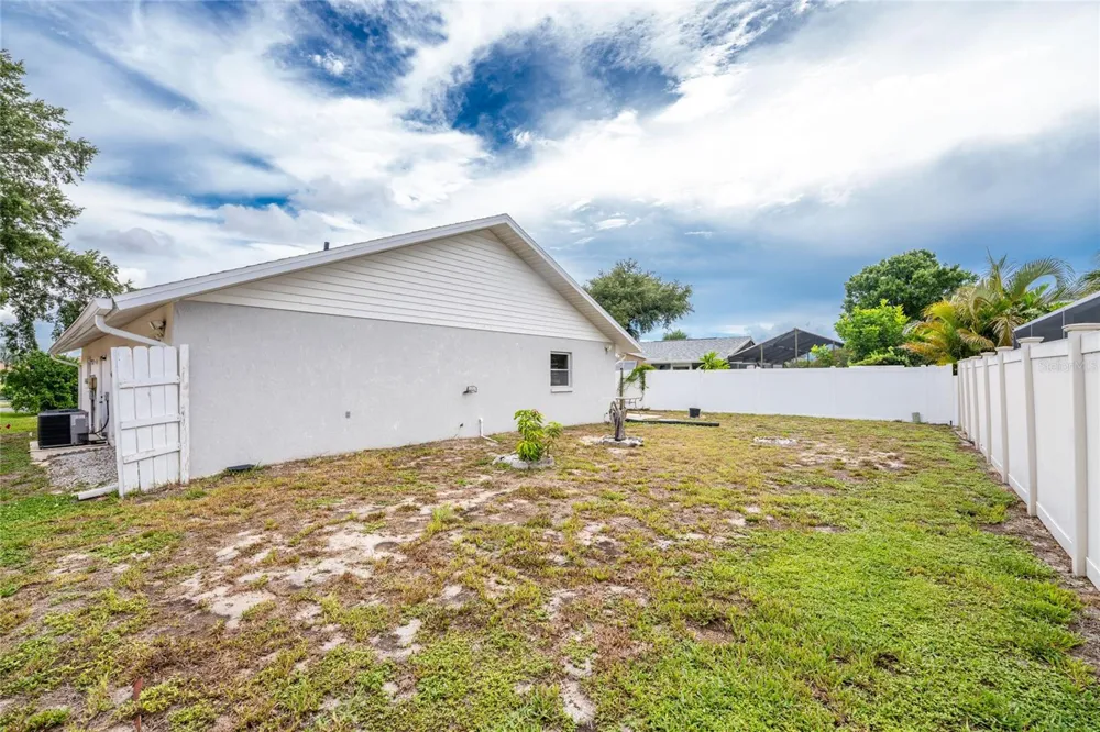 1458 STRADA D ARGENTO Venice, FL 34292
