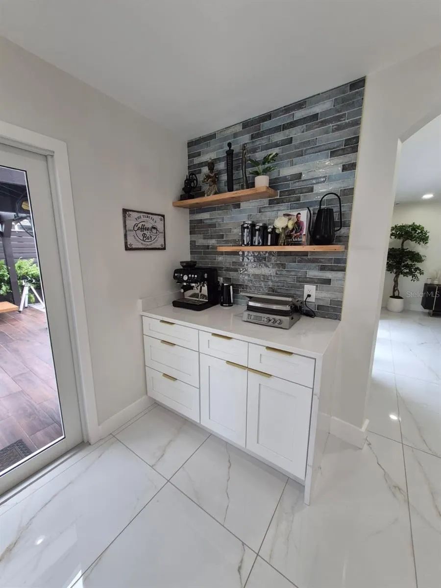 5817 TAMPA SHORES BOULEVARD Tampa, FL 33615