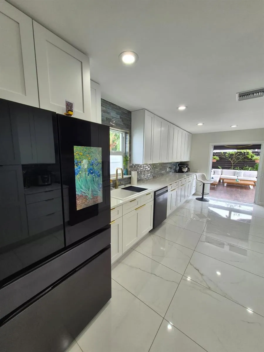 5817 TAMPA SHORES BOULEVARD Tampa, FL 33615