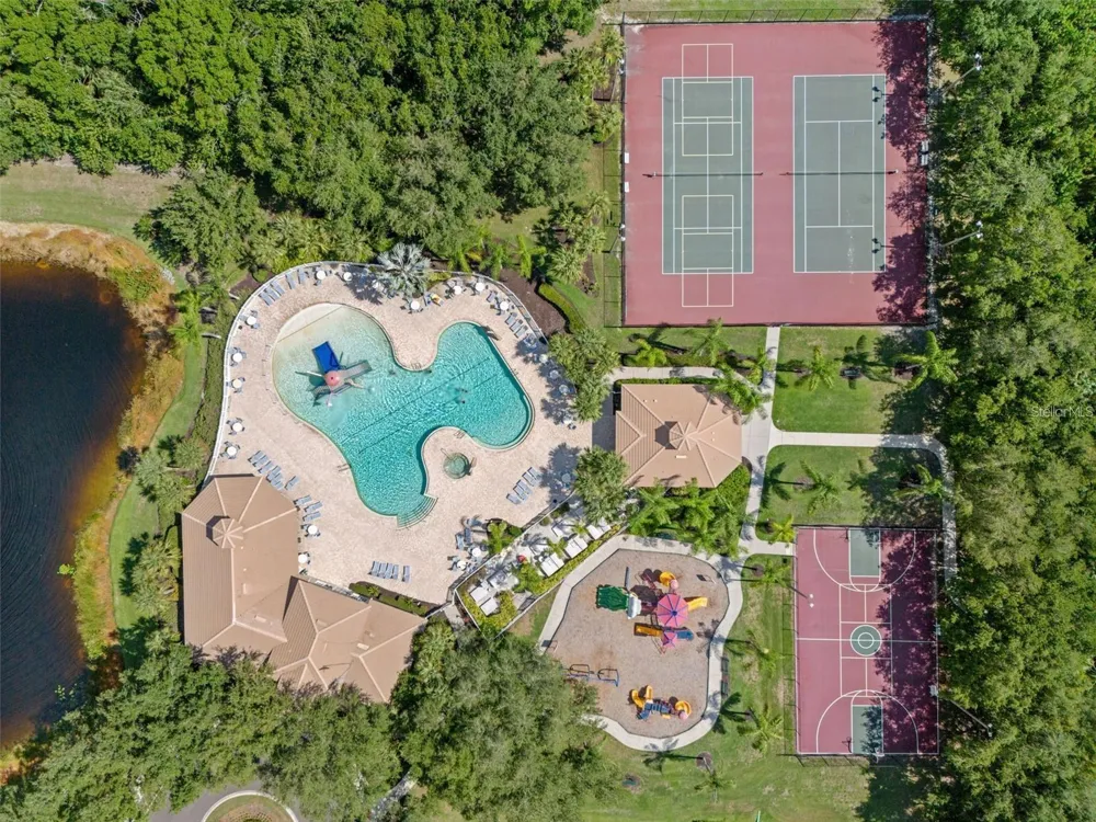 534 CHANTILLY TRAIL Bradenton, FL 34212