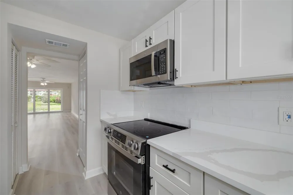 4550 OVERLOOK DRIVE NE #155 St Petersburg, FL 33703