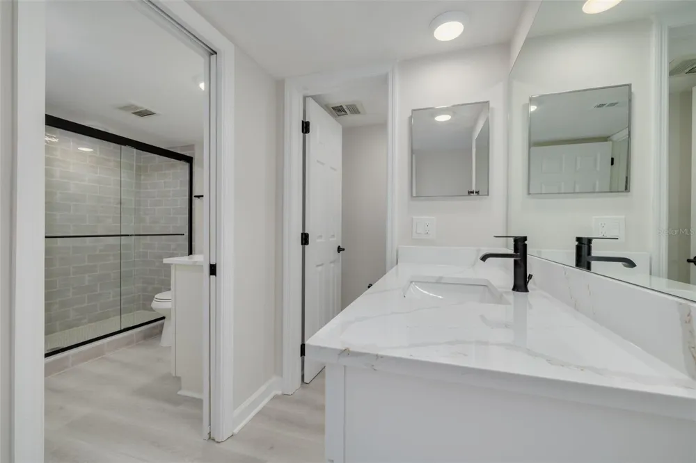 4550 OVERLOOK DRIVE NE #155 St Petersburg, FL 33703