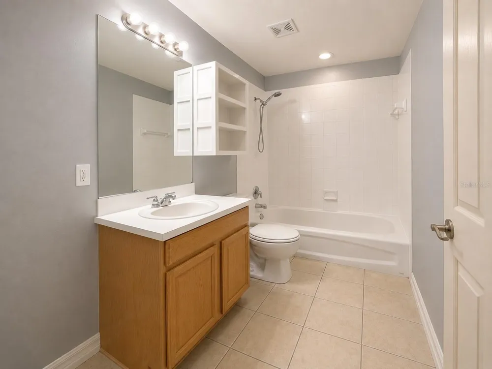 215 CAPE HARBOUR LOOP #103 Bradenton, FL 34212