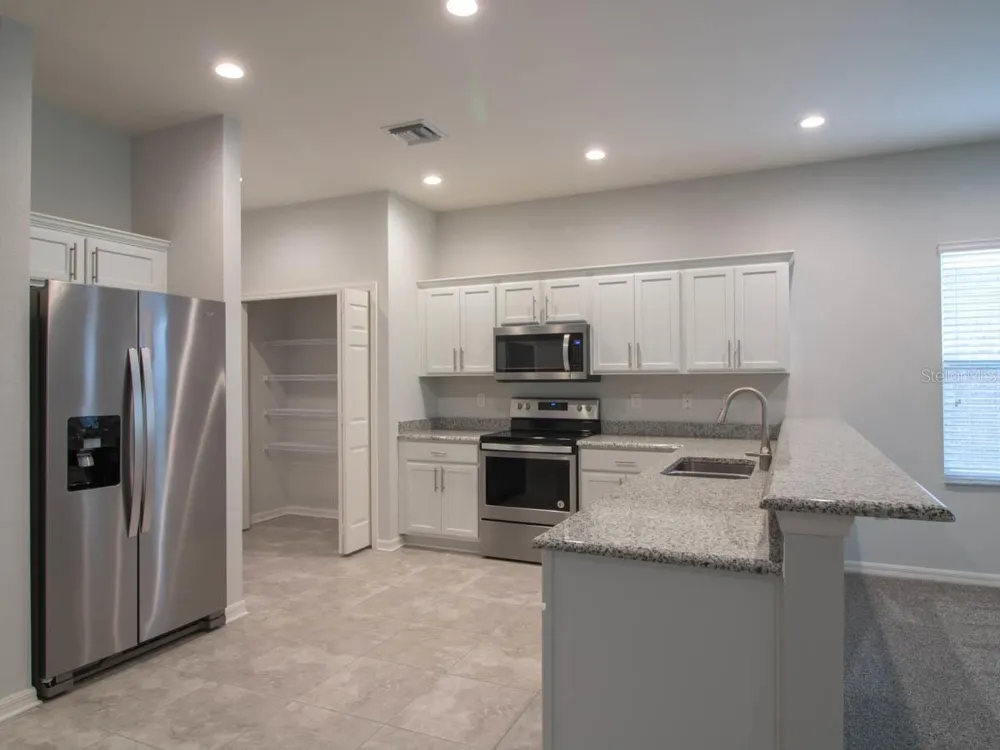 1097 GRANTHAM DRIVE Sarasota, FL 34234