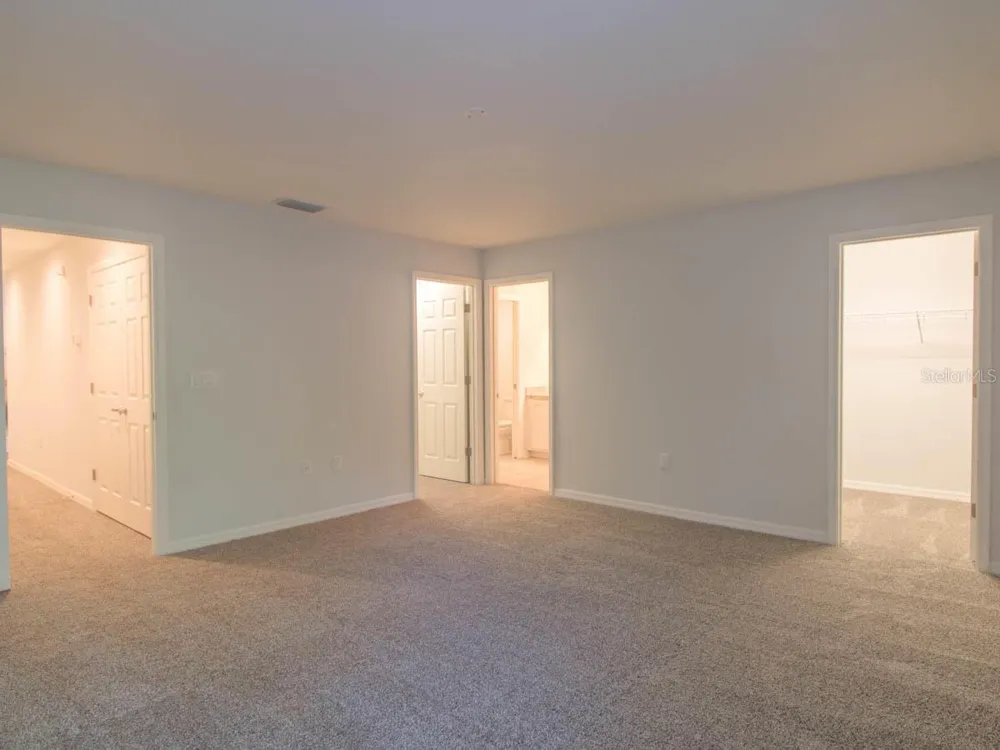 1097 GRANTHAM DRIVE Sarasota, FL 34234