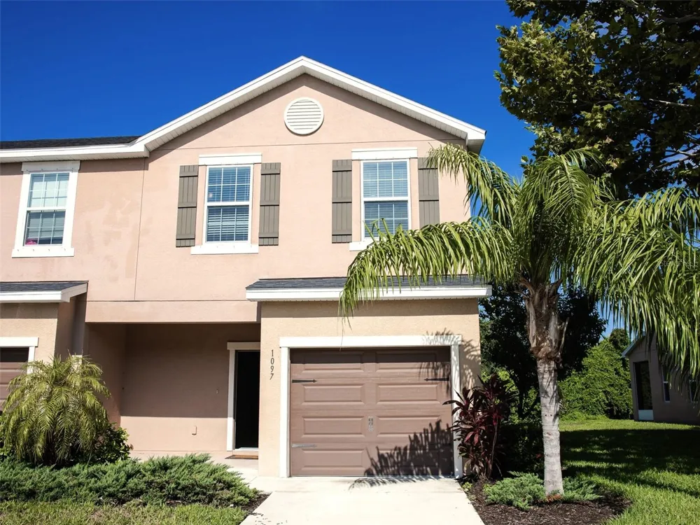 1097 GRANTHAM DRIVE Sarasota, FL 34234