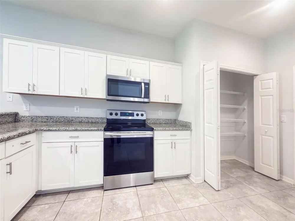 1097 GRANTHAM DRIVE Sarasota, FL 34234