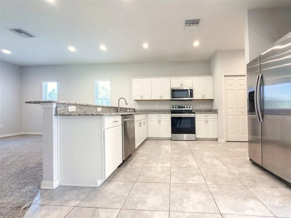 1097 GRANTHAM DRIVE Sarasota, FL 34234