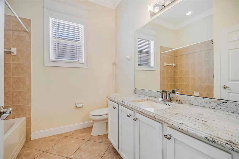8615 WARWICK SHORE CROSSING Orlando, FL 32829