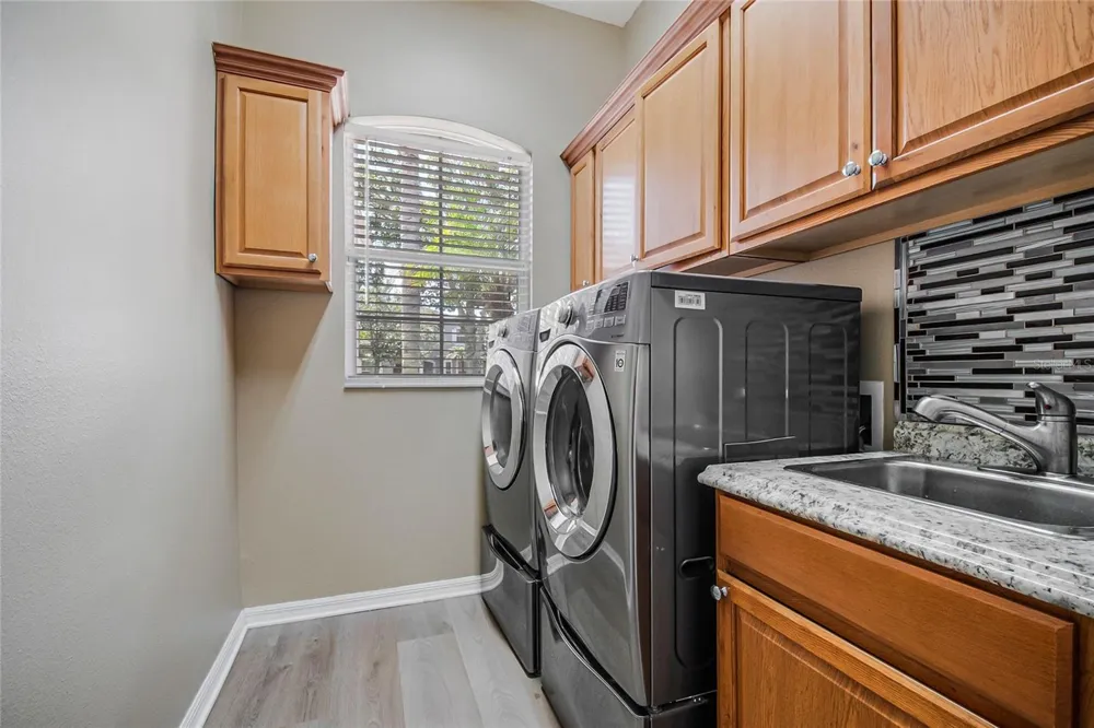 8615 WARWICK SHORE CROSSING Orlando, FL 32829