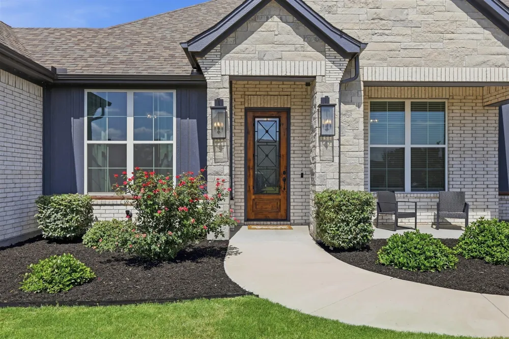 901 Medaris Way Azle, TX 76020